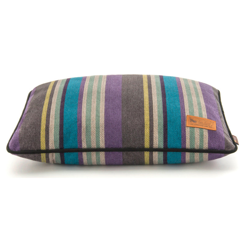 Horizon Lake Pillow Dog Bed, Large (37" W x 28" D x 8" H)