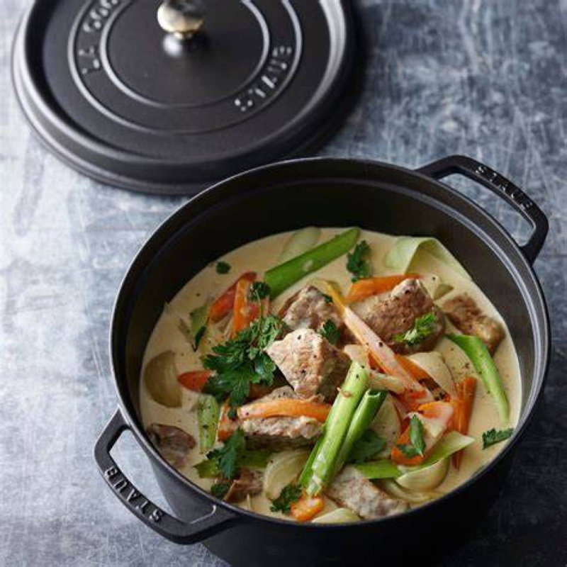 Staub 20cm Cast Iron Round Cocotte, Oven Safe, 2.2L, Black