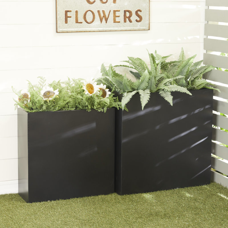 2 Piece Metal Indoor Outdoor Planter Set, Black