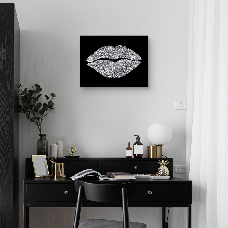 " Silver Lips "
