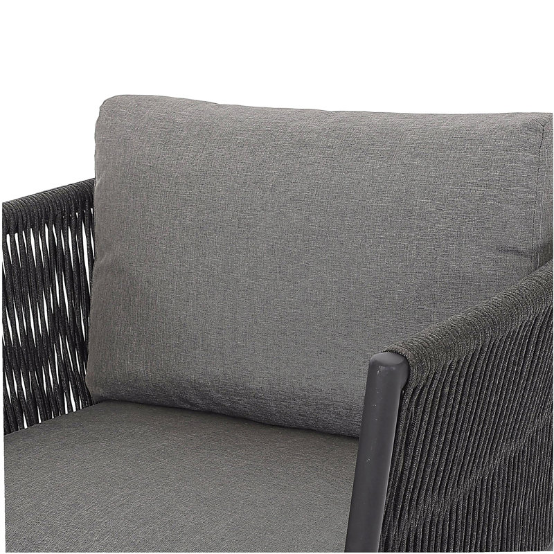 Accessoire de salon élégant, fauteuil délicat