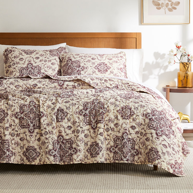 Persia Oversized easy care lightweight Quilt Set by Southshore Fine Linens, Queen Quilt + 2 Standard Shams, Indigo