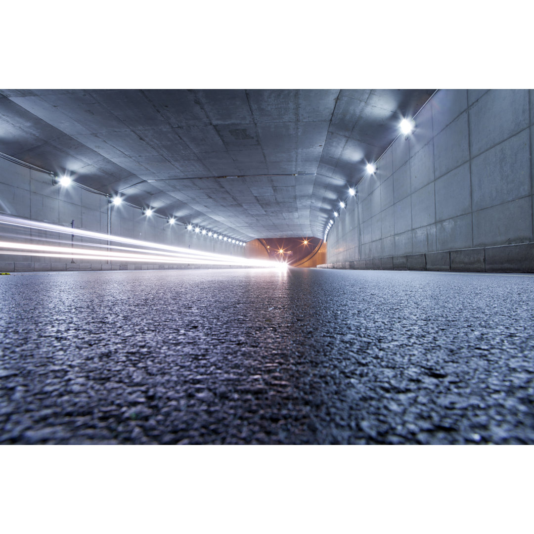 Highway Tunnel von Beijingstory - Druck auf Leinwand ohne Rahmen