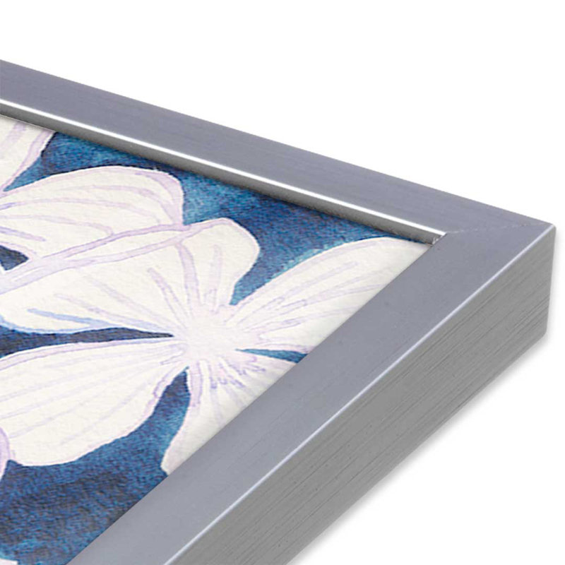 «New Moon Vinca I» par Grace Popp, reproduction d'art, H 12 po x l 12 po, Impression sur cadre ouvert sans papier mat