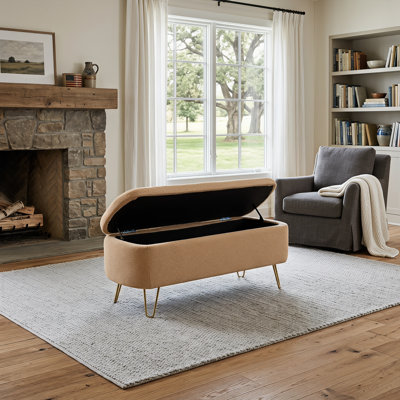 Repose-pieds chameau avec siège de rangement idéal pour les pieds en métal doré - Finition en fourrure de chameau contemporaine