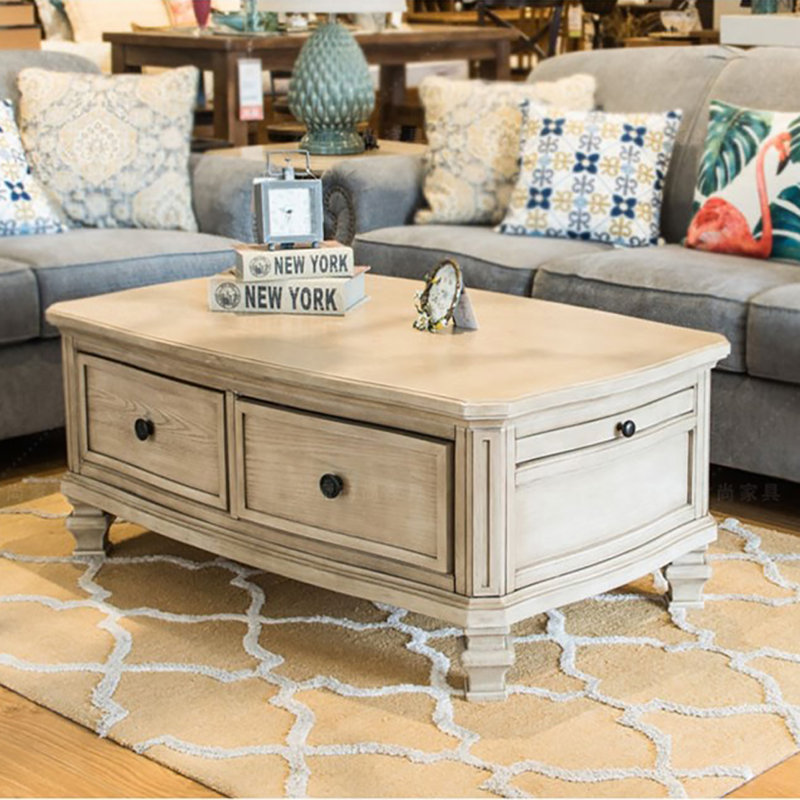 Table basse élégante en bois