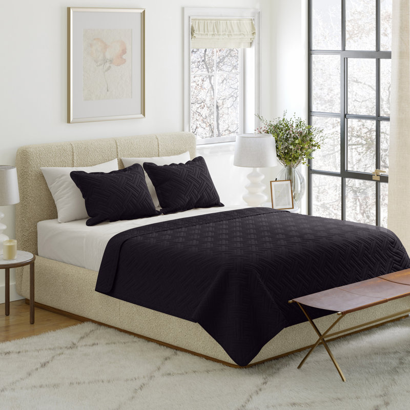 3-Piece King Quilt Bedding Set - Bedspread and 2 King Pillow Shams with Embossed Diamond Pattern - Lightweight Bed Set for All Seasons - Soft Microfiber Coverlet by Lavish Home (Black)