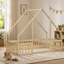 Lit simple en bois en forme de maison avec clôture, garde-corps