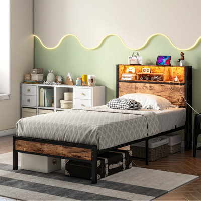 Structure de lit simple avec tête de lit en métal, prises de recharge, éclairage à DEL, construction stable, lit Smart Led, lit, sans sommier, chambre