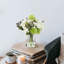 Arrangements floraux mixtes dans un vase