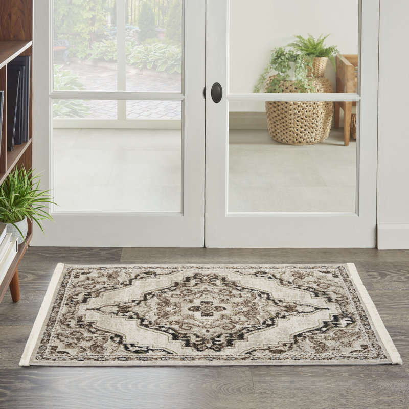 Sone Oriental Indoor Rug, Rectangle 2'2" x 3'9"