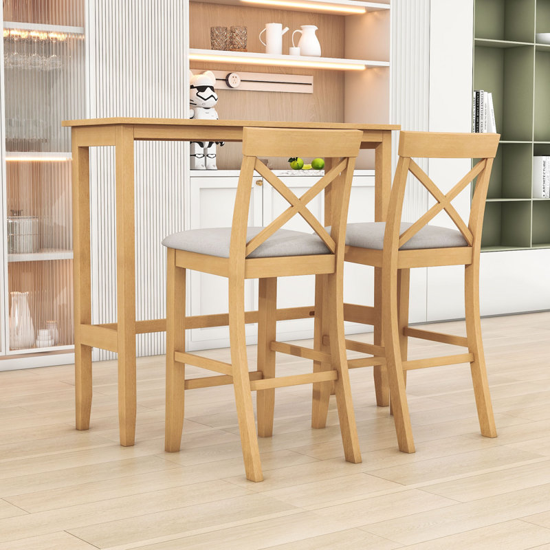 Ensemble repas avec table en bois et 2 chaises rembourrées