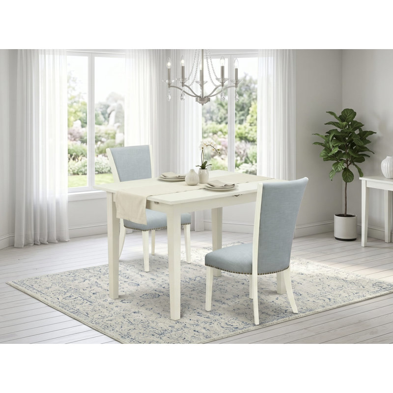 L'ensemble de 3 pièces de table de salle à manger contient une table de cuisine rectangulaire avec feuille papillon et 2 chaises Parson en tissu bleu bébé, lin blanc