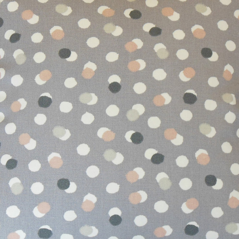 Coussin décoratif en coton à pois Gaoge, Hauteur (20 po) x largeur (20 po), Gris / Pêche / Noir