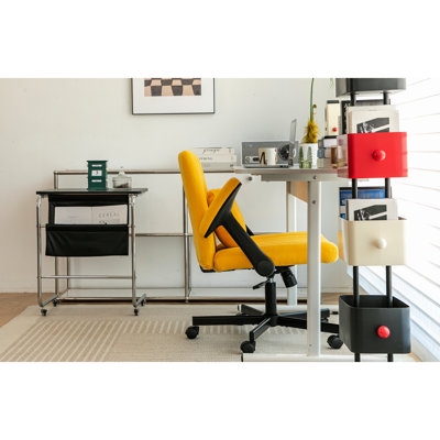 Fauteuil de bureau en lin jaune avec accoudoirs croisés - idéal pour travailler et se détendre à la maison, hauteur réglable, rotation sur 360 °, inclinaison de 108 à 130 po, rembourrage en mousse à mémoire de forme ergonomique avec roulettes