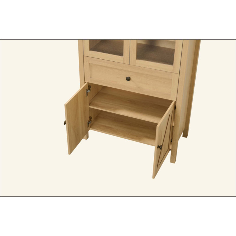 Armoire en dôme, faite de matériaux de haute qualité et de fabrication ancienne, avec un grand espace de rangement