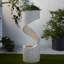 Fontaine courbée en résine avec lumière Zia-1875206964-1751819002