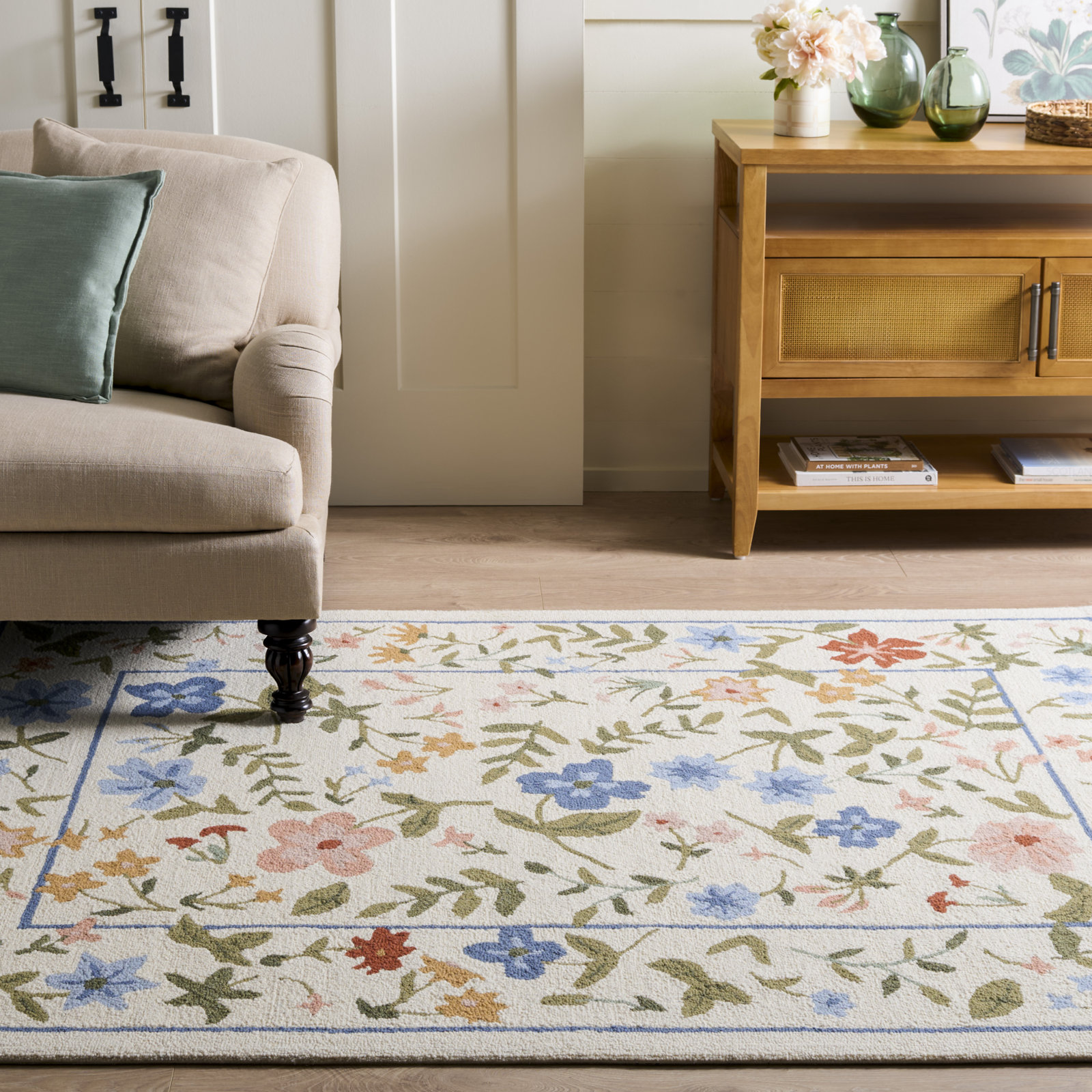 Hand-Tufted Wool Floral Outdoor Rug, Rectangle 5' x 8'