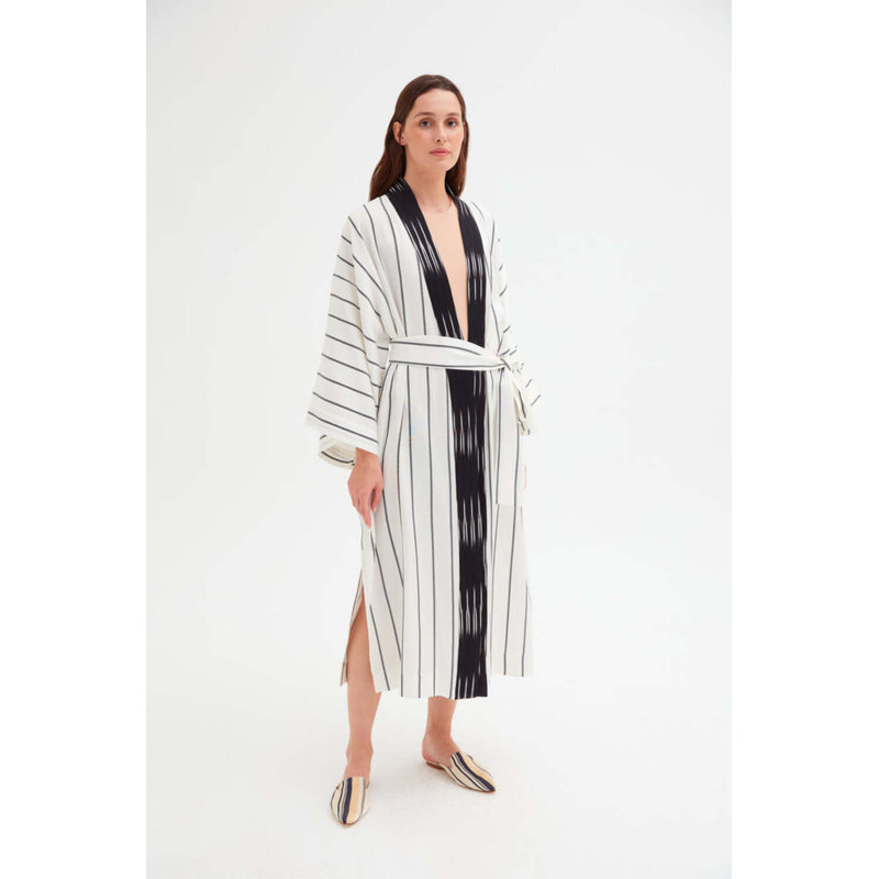 Classic Kutnia Black White Kimono