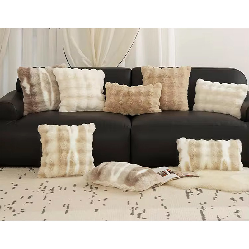 Housse de coussin en fausse fourrure , H 18 po x l 18 po, Carré, Ivoire