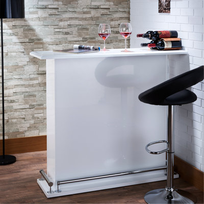 Table de bar Kite en blanc lustré, 6 compartiments de rangement ouverts à l'arrière, base en bois et repose-pieds en métal, Kd Design, Pb, 16 profonds, 41 hauts finis à haute brillance, rangement fixe, cadre, supports de repose-pieds,