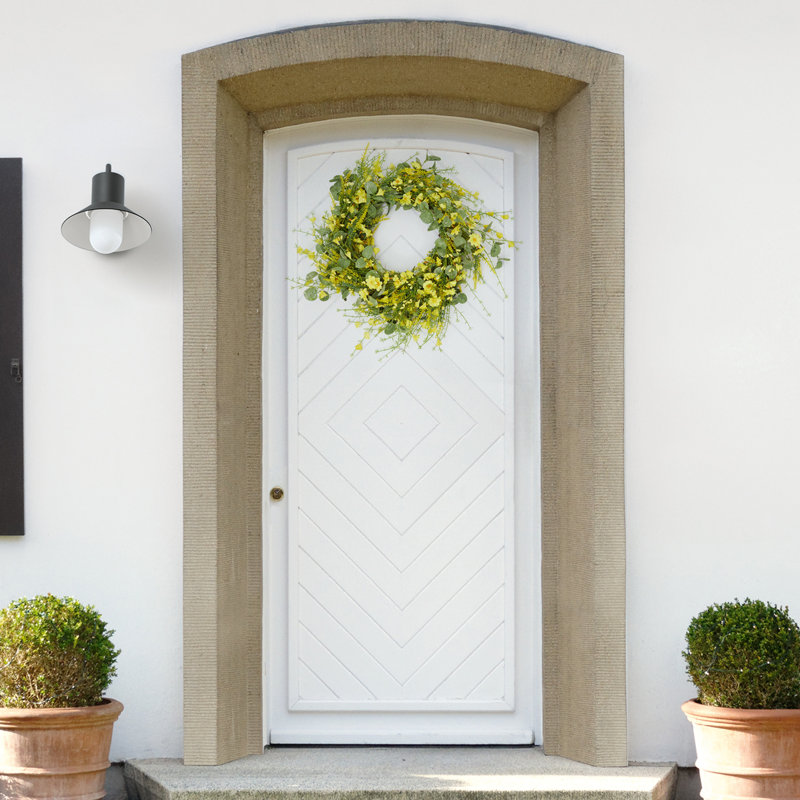 Handcrafted Faux Daisy 20" Wreath