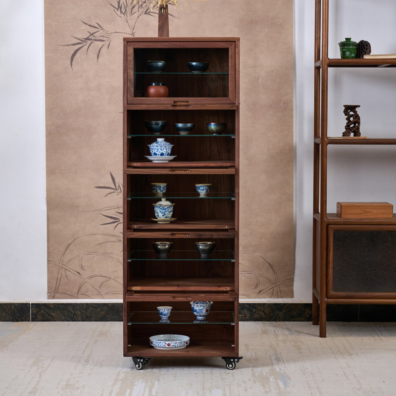 Vitrines en bois massif noisette + verre trempé