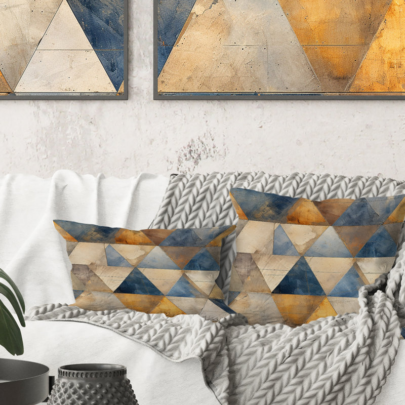 Coussin décoratif en polyester à triangles beige et bleu, H 18 po x l 18 po