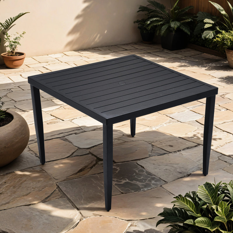 Table de salle à manger d'extérieur en aluminium 40 po x 40 po - Noir Ember, légère, élégante, moderne, avec trou pour parasol