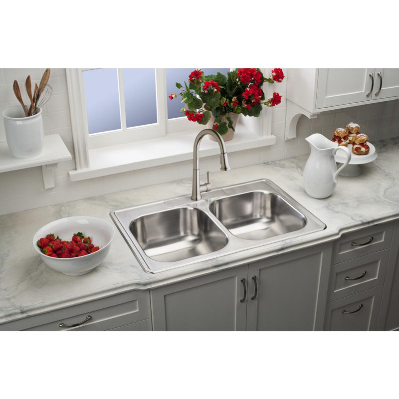 Everyday Pull Down Single Handle Kitchen Faucet, Lustrous Steel