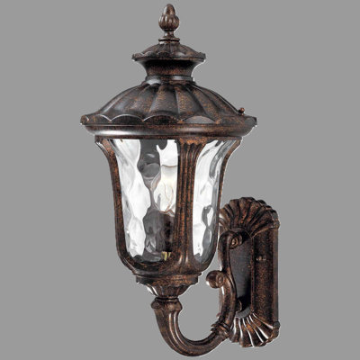 Saxton Wall Light