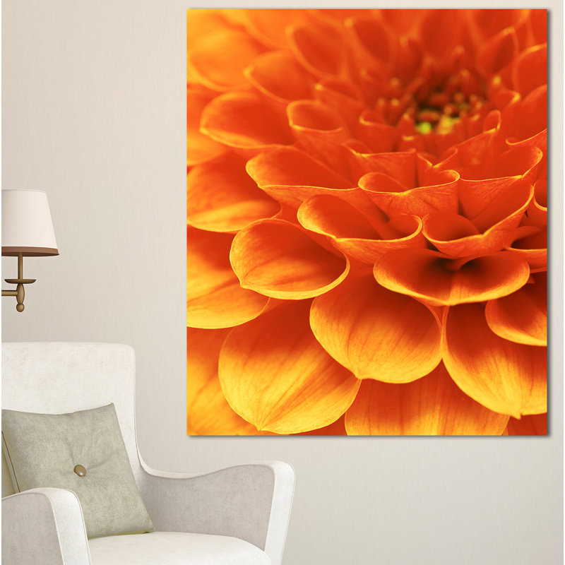 « dark abstract yellow floral pétales », impression sur toile tendue, H 20 po x l 12 po x P 1po