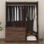 Garde-robe ouverte en bois avec tiroirs et tablettes-106861960