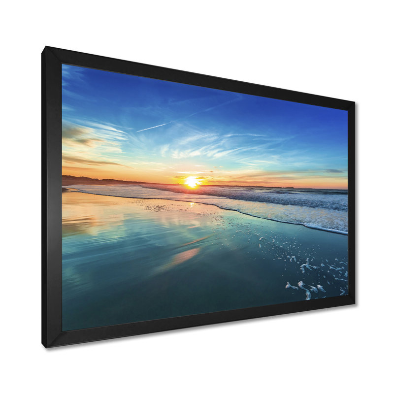 Paysage marin «Seashore with Distant Sunset», reproduction de photo, H 34 po x l 44 po, Avec cadre, Noir