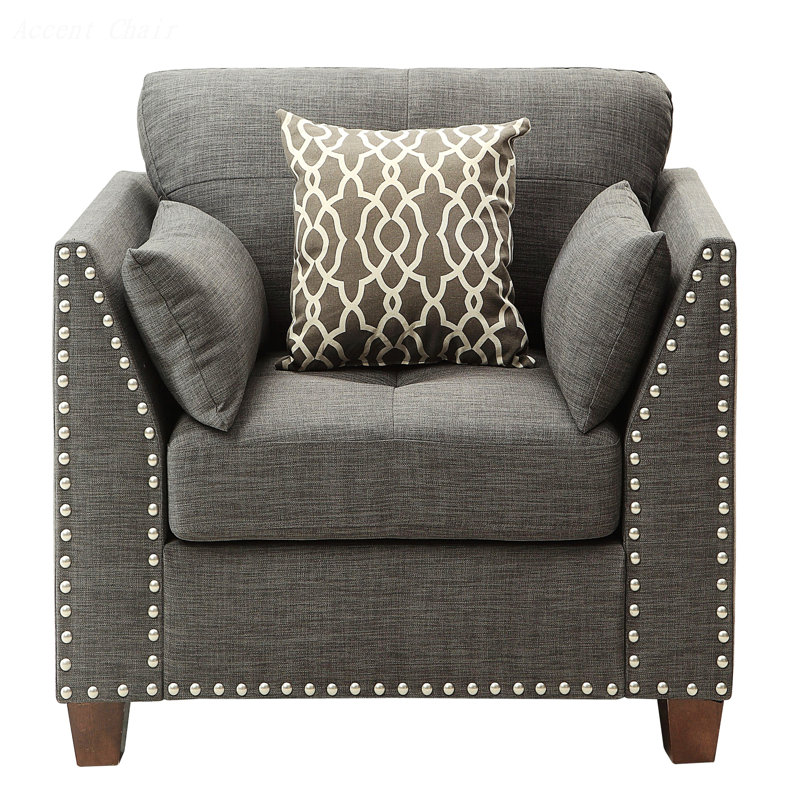 Chaise simple, fauteuil avec accoudoirs et coussins décoratifs
