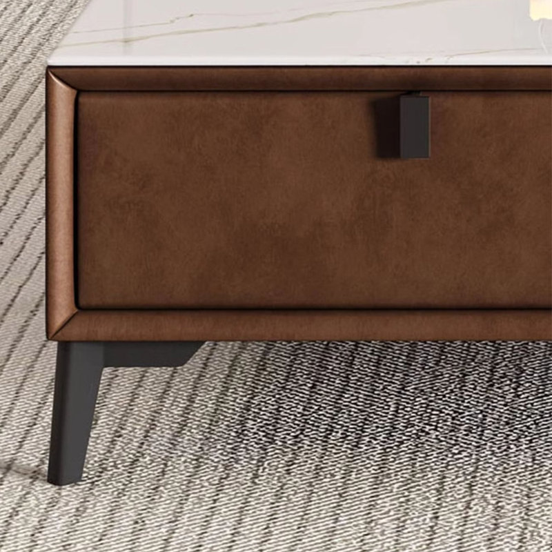 Meuble télé de style italien jumelé à une table basse