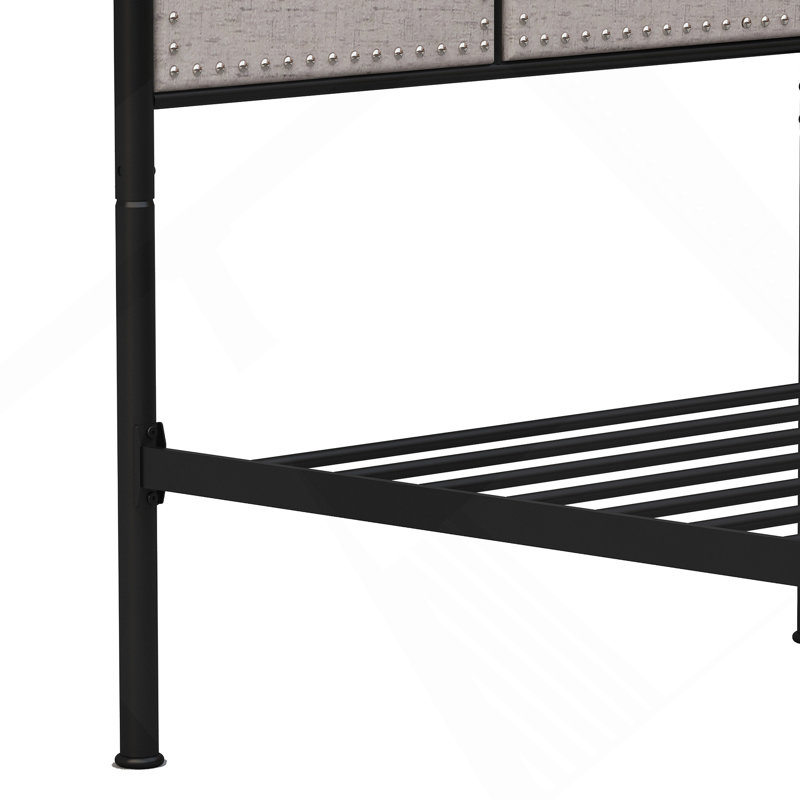 Structure de lit plateforme en lin revêtu de lin avec tête et pied de lit en tissu, alliant durabilité et design élégant pour les chambres à coucher modernes.