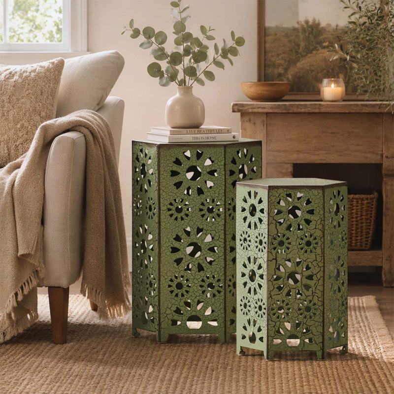 Ensemble de 2 élégantes tables d'appoint d'extérieur, à motif soleil, pour la décoration de terrasse et de jardin.