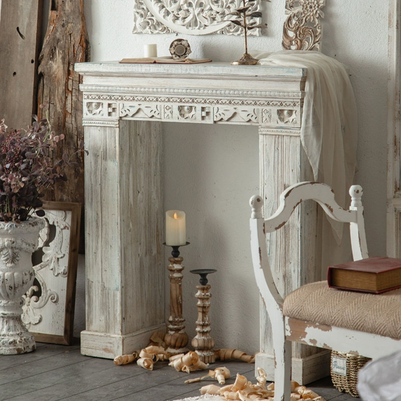 Foyer autoportant en bois massif beige
