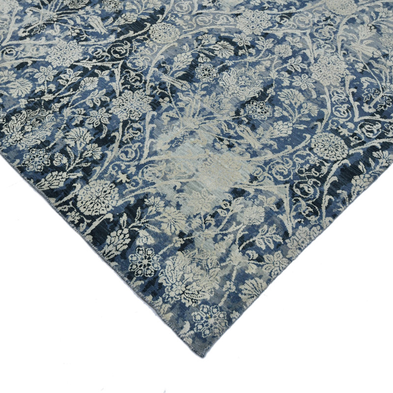 Pearl Floral Area Rug in Blue, Rectangle 2' x 3'