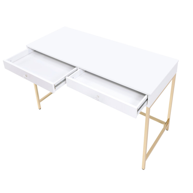 Bureau blanc laqué lustré avec 2 tiroirs et pattes dorés, plateau d'écriture au design élégant