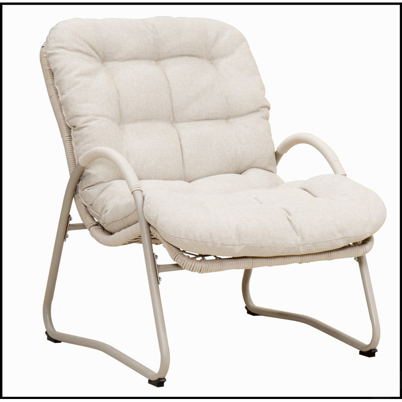 Ensemble de patio extérieur 3 pièces en résine tressée et structure en fer, comprenant un fauteuil de lecture et une chaise longue confortables, ainsi qu'une petite table. Parfait pour la terrasse, la piscine et la plage.