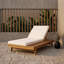 Chaise longue d'extérieur réglable en bois avec coussin-133243098
