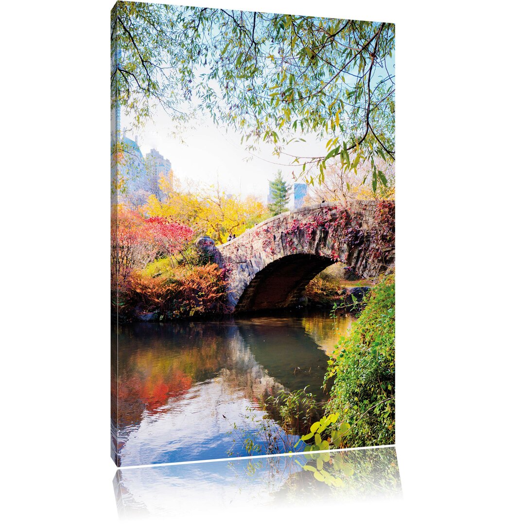 Leinwandbild Brücke im Central Park im Herbst