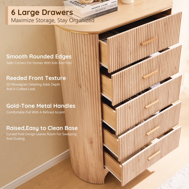 Commode haute Adison à 5 tiroirs cannelés, profil incurvé, tiroirs de 121,4 cm de haut avec texture cannelée, poignées dorées, meuble de rangement idéal pour la chambre, le salon ou l'entrée, chêne clair