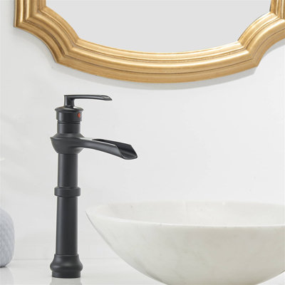 Single-handle Bathroom Faucet with Drain Assembly
