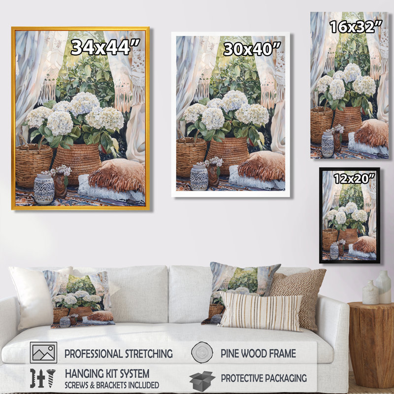 Harriss Boho Hydrangeas par The Boho Tent I - Hydrangea Wall Art, H 44 po x l 34 po, Reproduction avec cadre flottant, Doré