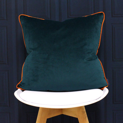 Oliver Square Throw