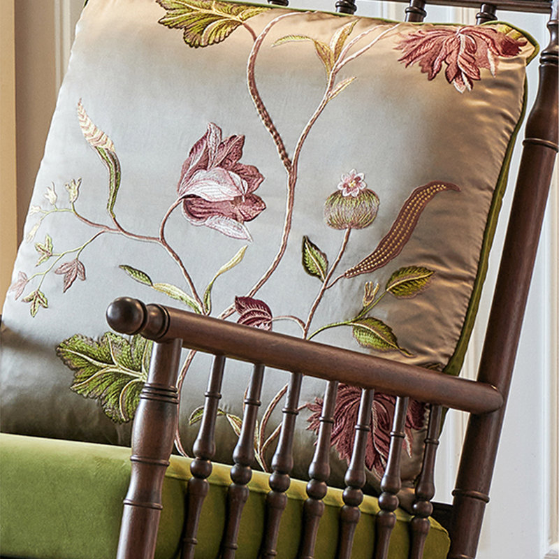 Chaise berçante élégante en noyer massif