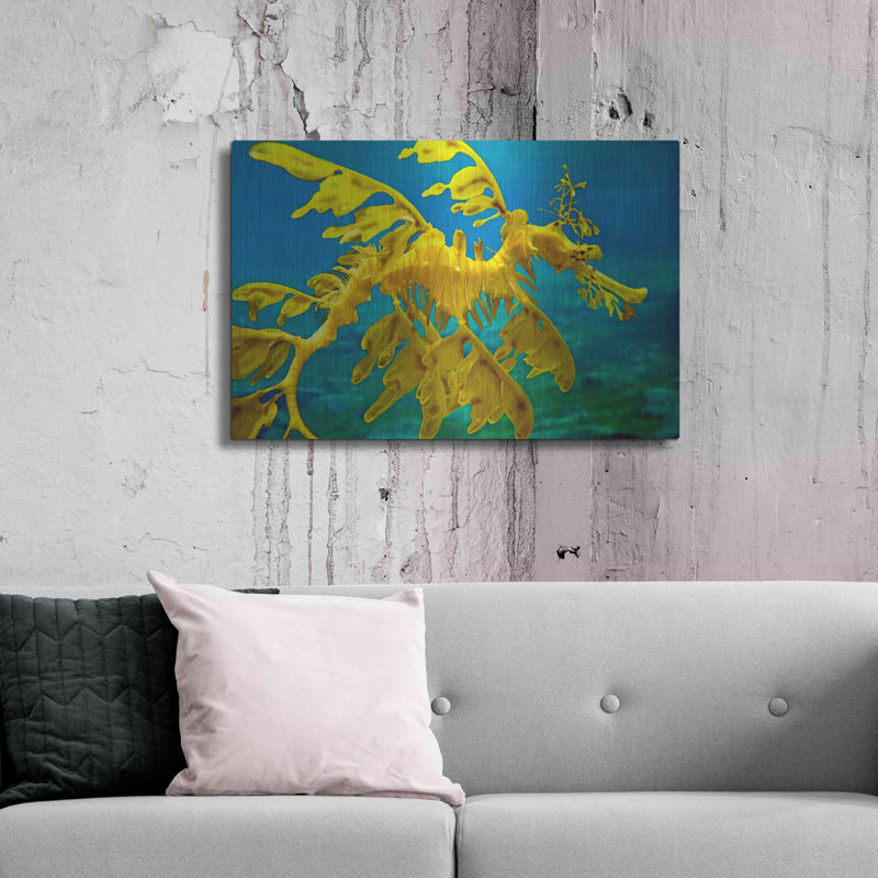 Art mural en métal Beachcrest Home ™ «Sea Dragon» par Mike Jones, H 24 po x l 36 po